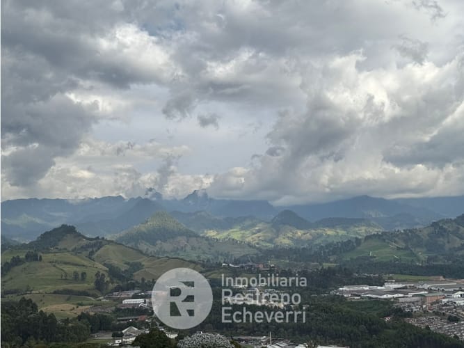 Lote en venta en Alhambra, Manizales, 2679 m² · foto 2 de 6