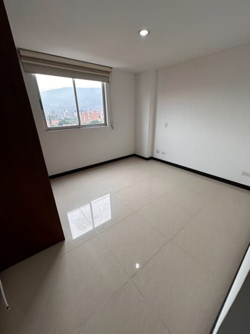 Apartamento de 4 alcobas en arriendo en San Joaquin, Medellín, 88 m² · foto 5 de 17