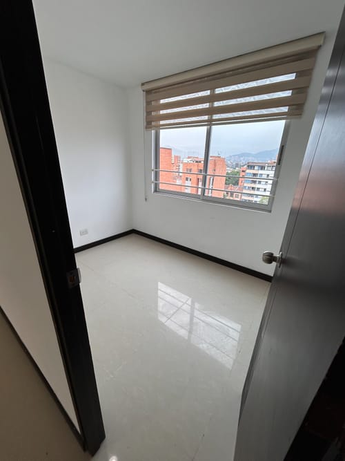 Apartamento de 4 alcobas en arriendo en San Joaquin, Medellín, 88 m² · foto 11 de 17