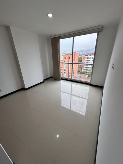 Apartamento de 4 alcobas en arriendo en San Joaquin, Medellín, 88 m² · foto 4 de 17