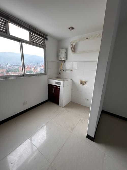 Apartamento de 4 alcobas en arriendo en San Joaquin, Medellín, 88 m² · foto 3 de 17
