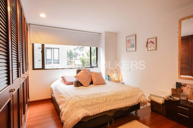 Apartamento de 3 alcobas en venta en Los Rosales, Bogotá, 168 m² · foto 9 de 13