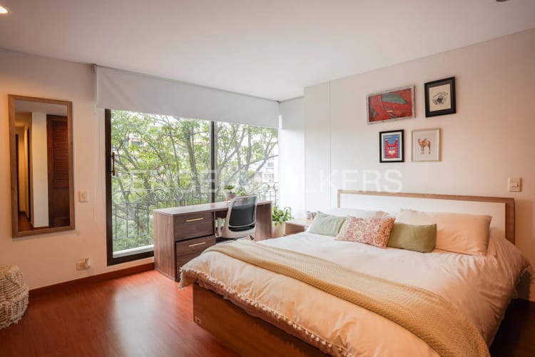 Apartamento de 3 alcobas en venta en Los Rosales, Bogotá, 168 m² · foto 7 de 13