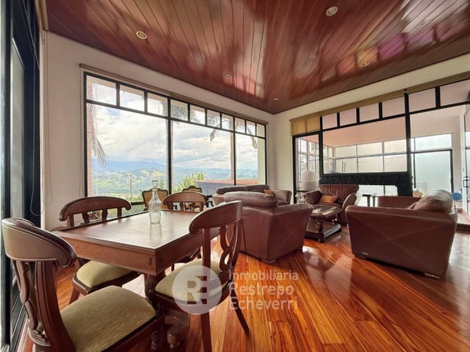 Casa de 7 alcobas en arriendo en Alhambra, Manizales, 600 m² · foto 3 de 24