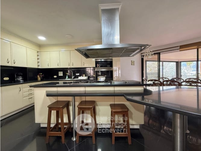 Casa de 7 alcobas en arriendo en Alhambra, Manizales, 600 m² · foto 7 de 24