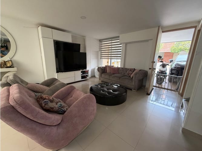 Casa de 3 alcobas en venta en Los Rosales, Neiva, 92 m² · foto 3 de 24
