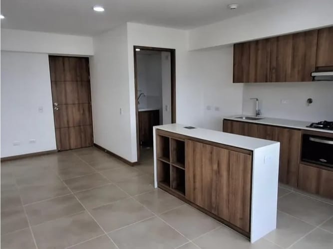 Apartamento de 3 alcobas en venta en Tres Esquinas, Sabaneta, 78 m² · foto 2 de 14