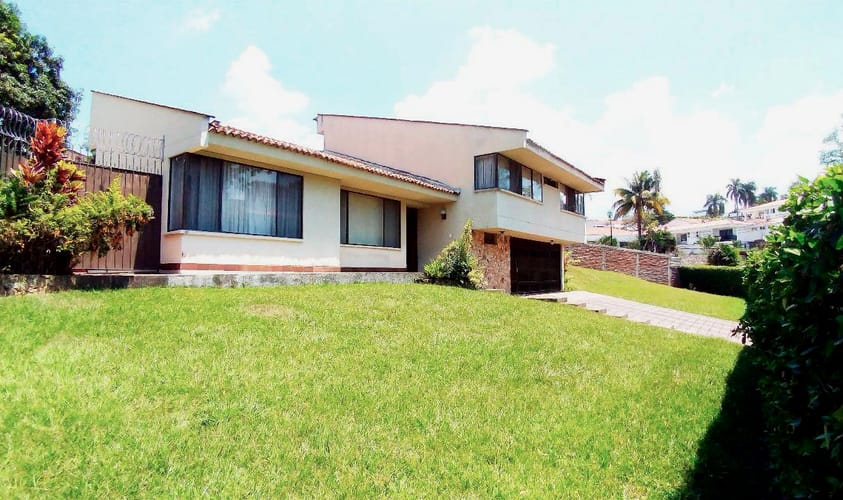 Casa de 4 alcobas en venta en Ciudad Jardin, Cali, 1581 m² · foto 3 de 24