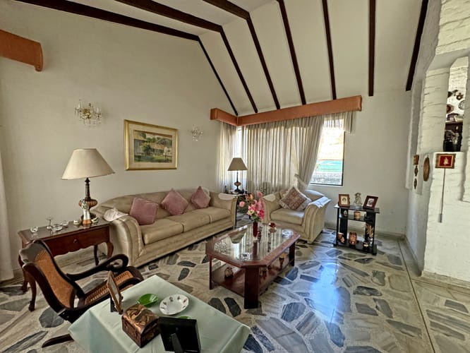 Casa de 4 alcobas en venta en Ciudad Jardin, Cali, 1581 m² · foto 5 de 24