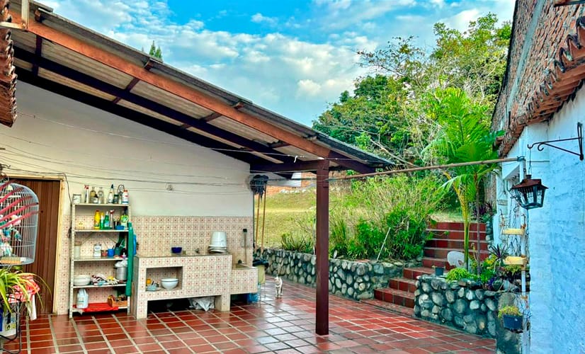 Casa de 4 alcobas en venta en Ciudad Jardin, Cali, 1581 m² · foto 22 de 24