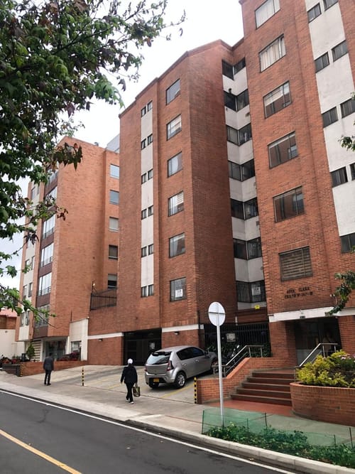 Apartamento de 4 alcobas en arriendo en Cedro Golf, Bogotá, 120 m² · foto 2 de 24