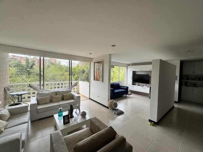 Apartamento de 2 alcobas en venta en Bellavista, Cali, 110 m² · foto 5 de 24