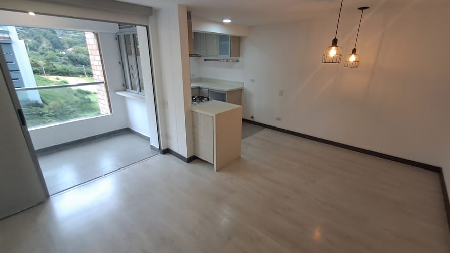 Apartamento de 2 alcobas en arriendo en Camino Verde, Envigado, 74 m² · foto 6 de 16