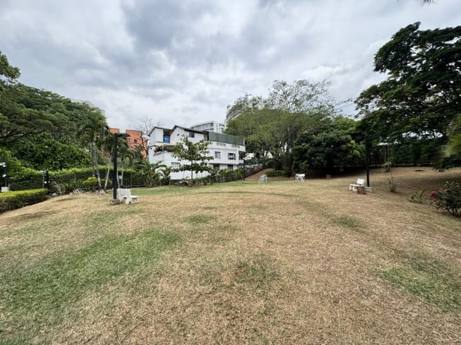 Apartamento de 2 alcobas en venta en Bellavista, Cali, 110 m² · foto 18 de 24