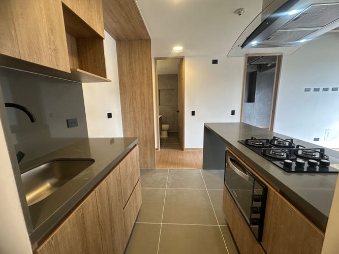 Apartamento de 2 alcobas en arriendo en Loma Del Escobero, Envigado, 70 m² · foto 3 de 16