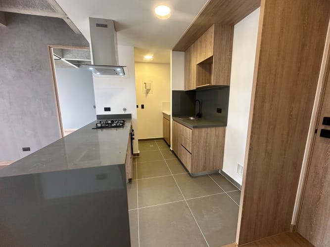 Apartamento de 2 alcobas en arriendo en Loma Del Escobero, Envigado, 70 m² · foto 4 de 16