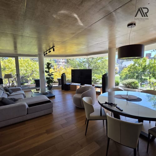 Apartamento en alquiler  tres dormitioros y dos cocheras · Foto 1