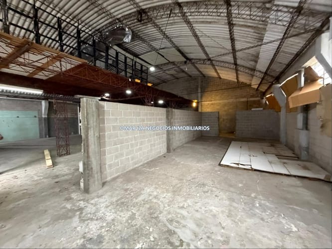Local industrial o galpón en Alquiler · Foto 4