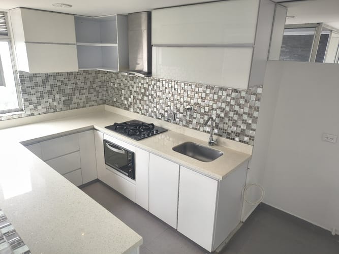 Apartamento de 3 alcobas en venta en Cabañitas, Bello, 100 m² · foto 9 de 24