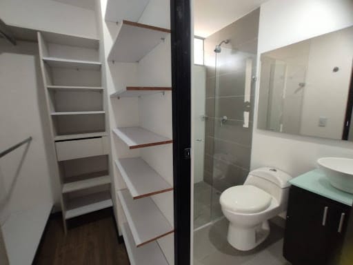 Apartaestudio en arriendo en Loma De Las Brujas, Envigado, 150 m² · foto 5 de 20