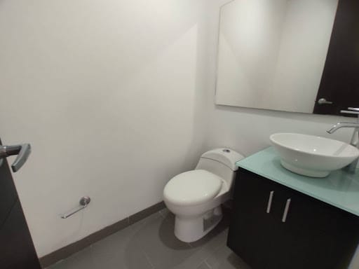 Apartaestudio en arriendo en Loma De Las Brujas, Envigado, 150 m² · foto 7 de 20