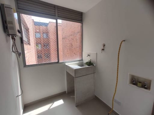 Apartaestudio en arriendo en Loma De Las Brujas, Envigado, 150 m² · foto 11 de 20