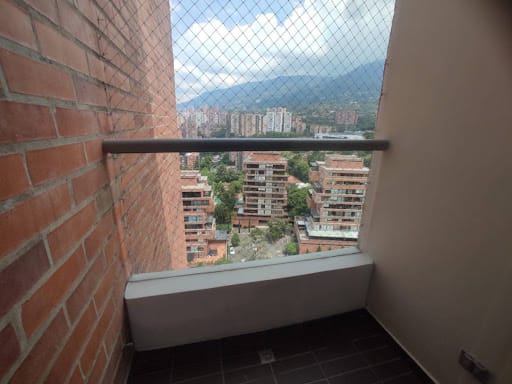 Apartaestudio en arriendo en Loma De Las Brujas, Envigado, 150 m² · foto 18 de 20