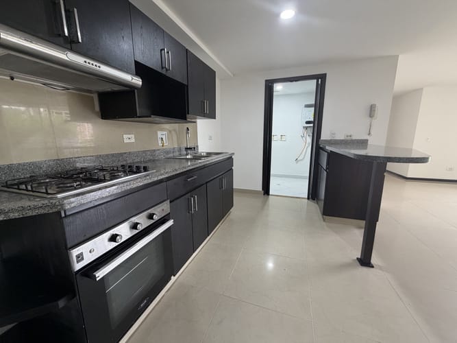 Apartamento de 3 alcobas en arriendo en Las Lomitas, Sabaneta, 110 m² · foto 2 de 21