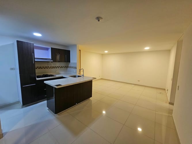 Apartamento de 3 alcobas en venta en Loma De La Doctora, Sabaneta, 78 m² · foto 3 de 12