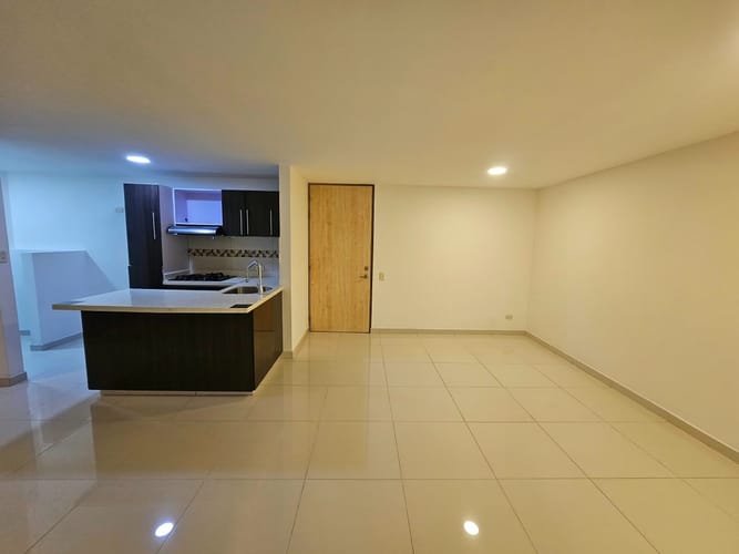 Apartamento de 3 alcobas en venta en Loma De La Doctora, Sabaneta, 78 m² · foto 5 de 12