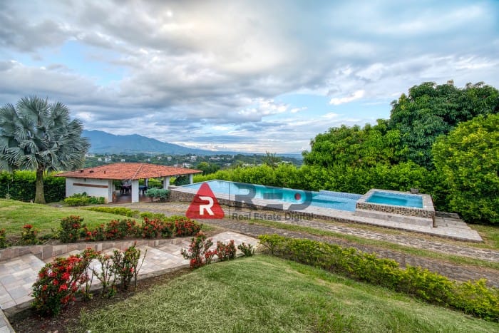 Casa de 6 alcobas en venta en Cr. San Cayetano, Jamundí, 452 m² · foto 3 de 24
