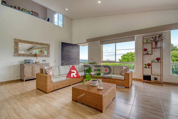 Casa de 6 alcobas en venta en Cr. San Cayetano, Jamundí, 452 m² · foto 4 de 24