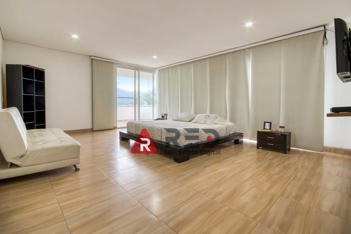 Casa de 6 alcobas en venta en Cr. San Cayetano, Jamundí, 452 m² · foto 18 de 24