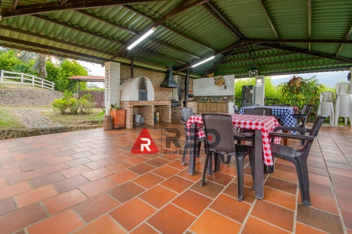 Casa de 6 alcobas en venta en Cr. San Cayetano, Jamundí, 452 m² · foto 23 de 24
