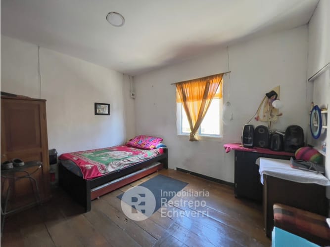 Casa de 5 alcobas en venta en Campoamor, Manizales, 270 m² · foto 3 de 14