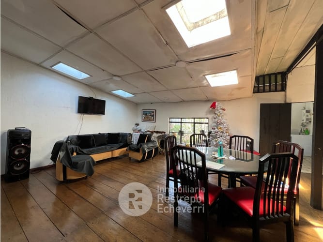 Casa de 5 alcobas en venta en Campoamor, Manizales, 270 m² · foto 5 de 14