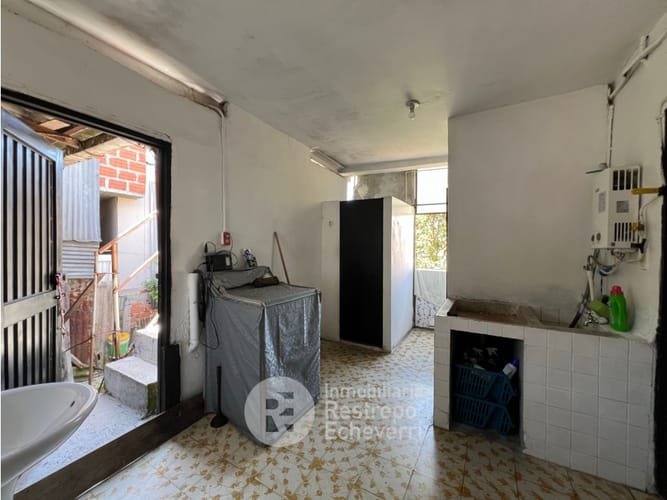 Casa de 5 alcobas en venta en Campoamor, Manizales, 270 m² · foto 7 de 14