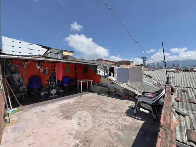 Casa de 5 alcobas en venta en Campoamor, Manizales, 270 m² · foto 13 de 14
