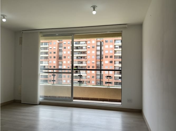 Apartamento de 3 alcobas en arriendo en San Jose, Mosquera, 52 m² · foto 3 de 24
