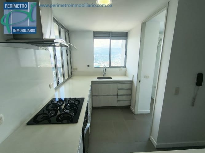 Apartamento de 3 alcobas en arriendo en Castropol, Medellín, 106 m² · foto 4 de 24