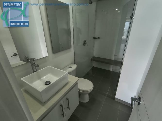 Apartamento de 3 alcobas en arriendo en Castropol, Medellín, 106 m² · foto 12 de 24