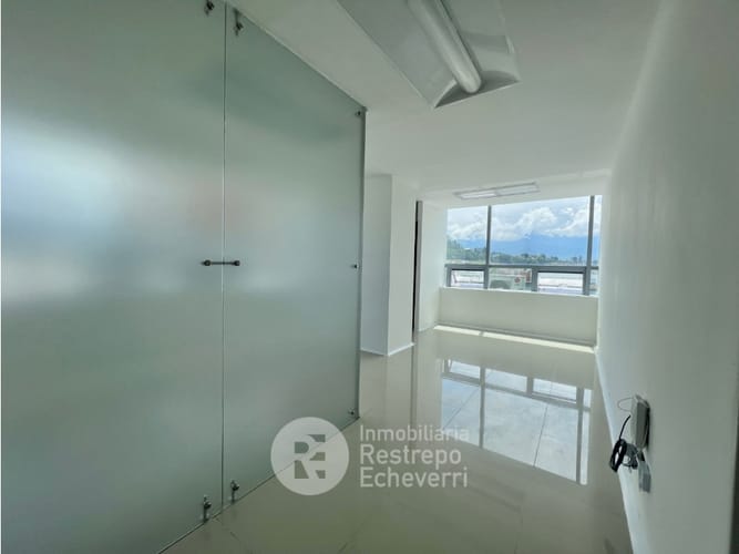 Consultorio en arriendo en Cable, Manizales, 32 m² · foto 2 de 8