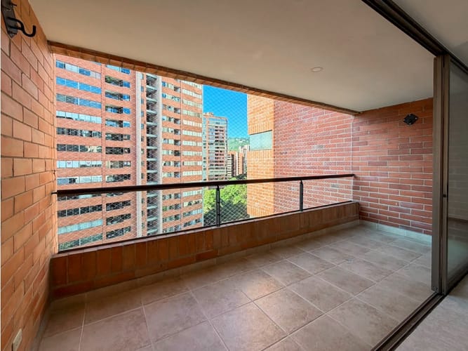 Apartamento de 2 alcobas en venta en La Florida, Medellín, 130 m² · foto 5 de 24
