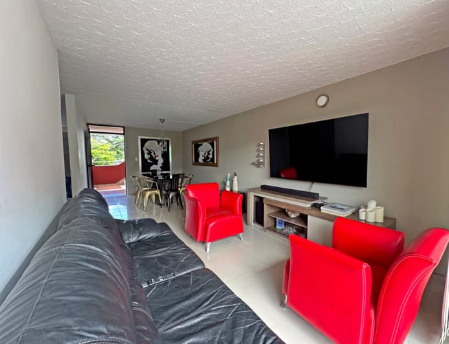 Apartamento de 3 alcobas en venta en Napoles, Cali, 68 m² · foto 2 de 22