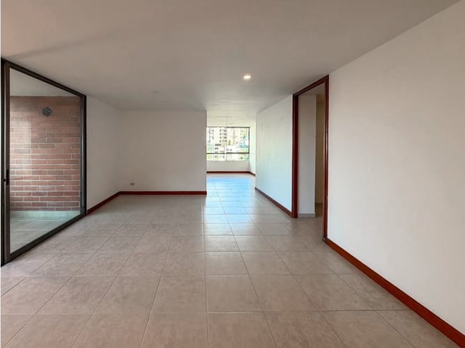 Apartamento de 2 alcobas en arriendo en La Florida, Medellín, 130 m² · foto 2 de 24