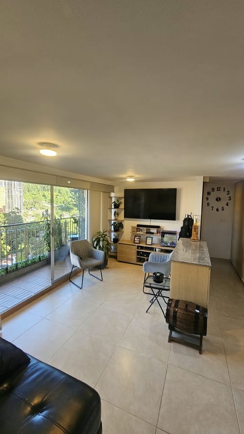 Apartamento de 3 alcobas en venta en Monteazul, Sabaneta, 72 m² · foto 1 de 18
