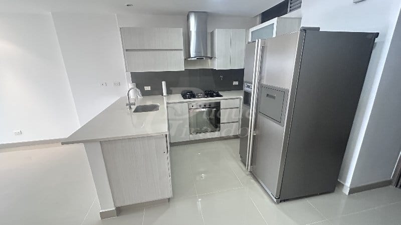 Apartamento de 2 alcobas en arriendo en Loma Del Chocho, Envigado, 90 m² · foto 2 de 13