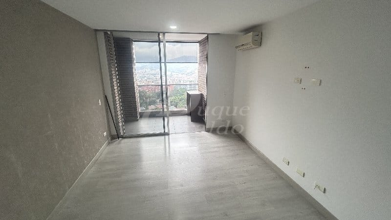 Apartamento de 2 alcobas en arriendo en Loma Del Chocho, Envigado, 90 m² · foto 11 de 13