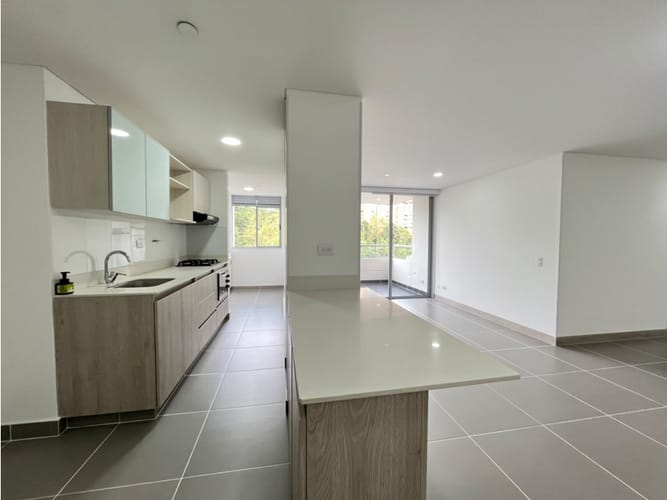 Apartamento de 3 alcobas en arriendo en Loma Del Esmeraldal, Envigado, 95 m² · foto 2 de 24