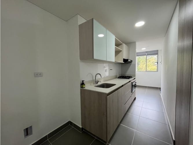 Apartamento de 3 alcobas en arriendo en Loma Del Esmeraldal, Envigado, 95 m² · foto 3 de 24